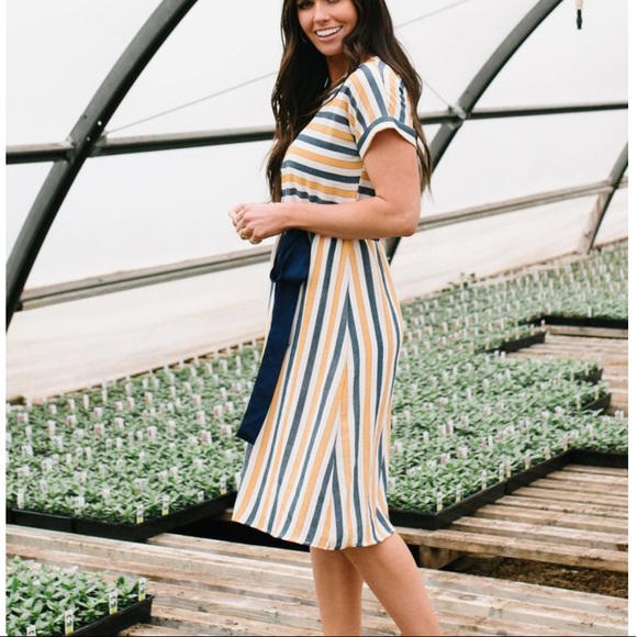 MIDI DRESS IN NAVY BLUE AND MUSTARD YELLOW STRIPES - Picture 2 of 3